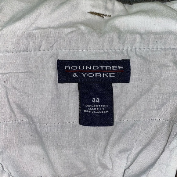 Roundtree and Yorke Cargo Shorts - Picture 2 of 4